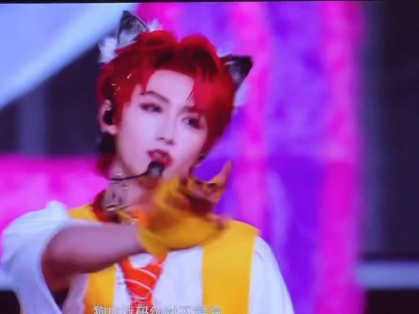 小猫终于戴上了小猫耳朵🥺朱志鑫巨星圣体 ​​​