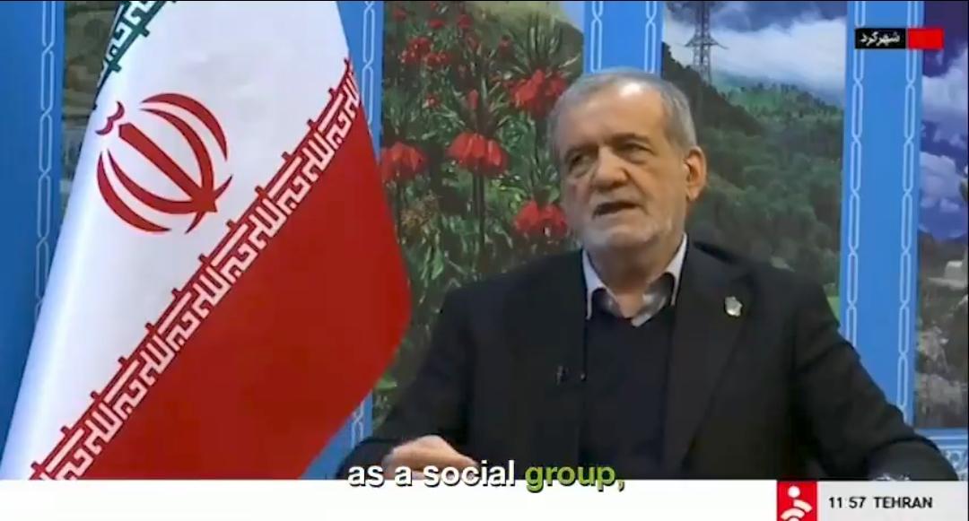 新闻快讯——“倘若无法解决民众的疾苦，我们终将坠入万劫不复之地。”
 
伊朗总统