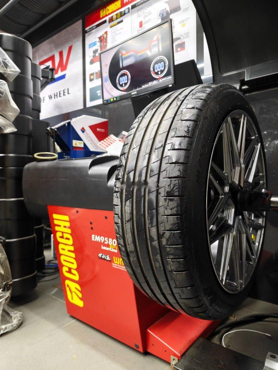 蔚来ET9 完工案例 美国Vossen HF7 EV系列 22寸搭配RAYS螺杆