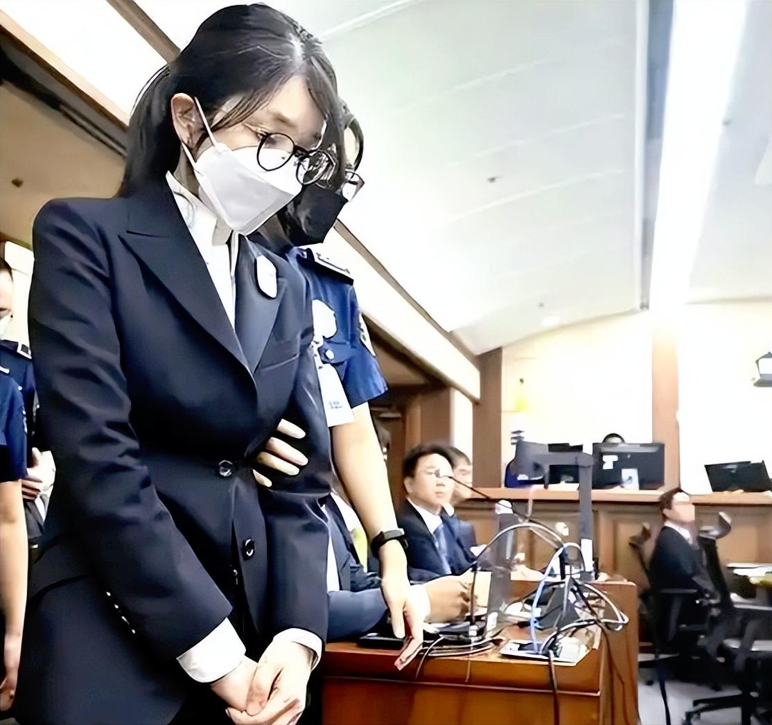 彻底凉了！韩国法院的一个决定直接让前总统尹锡悦的妻子金建希彻底绝望，本来盼着1月