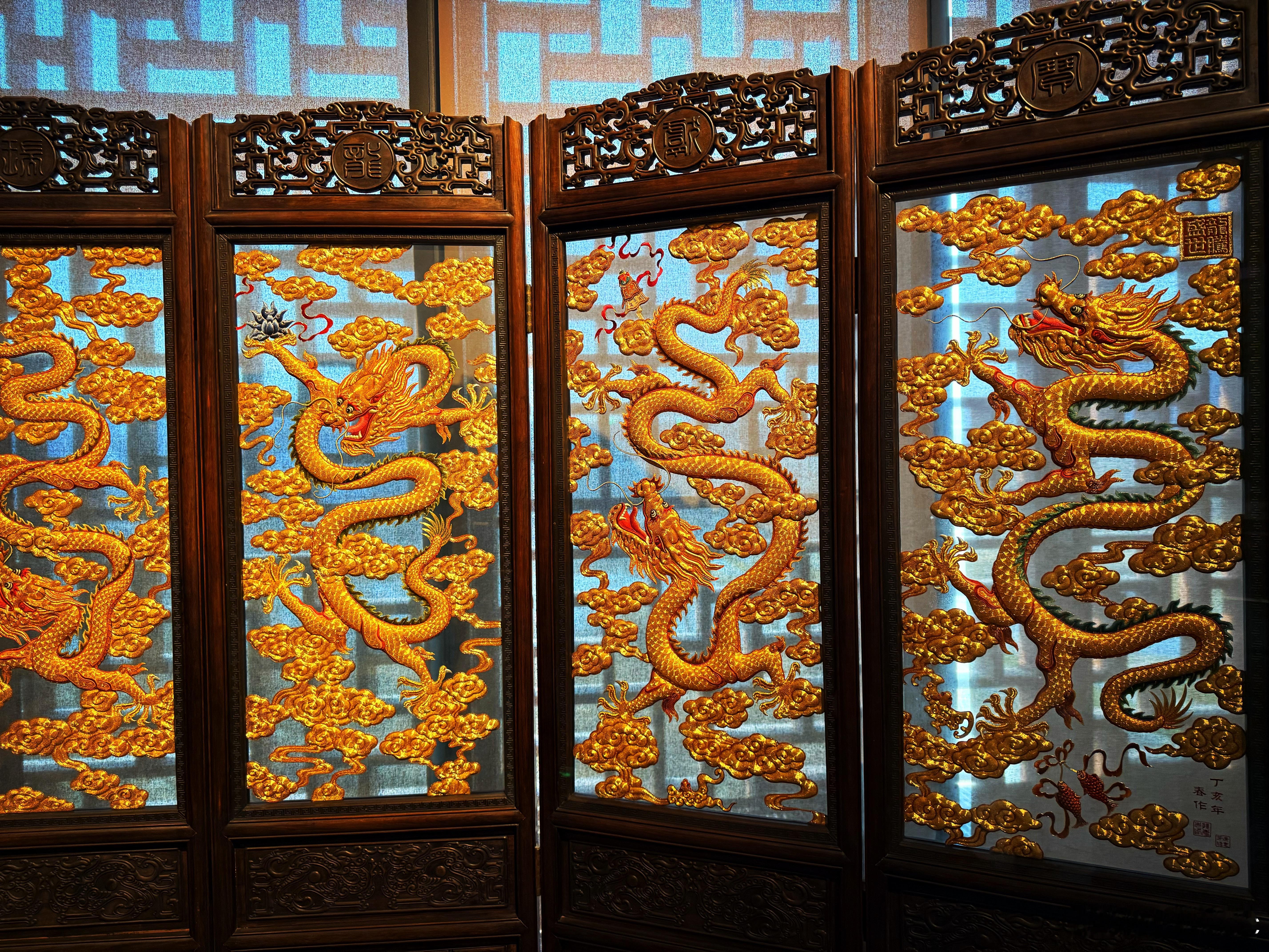 潮绣真的有裸眼3d的感觉… 