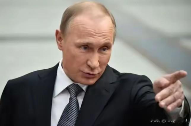 1. 俄总理米舒斯京访华归来 向普京汇报成果：俄总理米舒斯京从中国带回扩大合作的