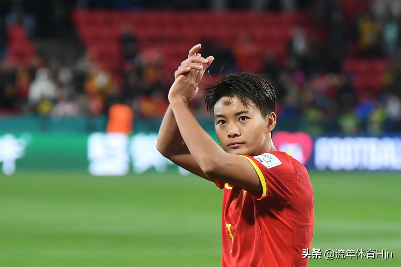 女足亚洲杯小组赛，中国女足2：0孟加拉取得开门红，尽管赢球但槽点很多。

首先就