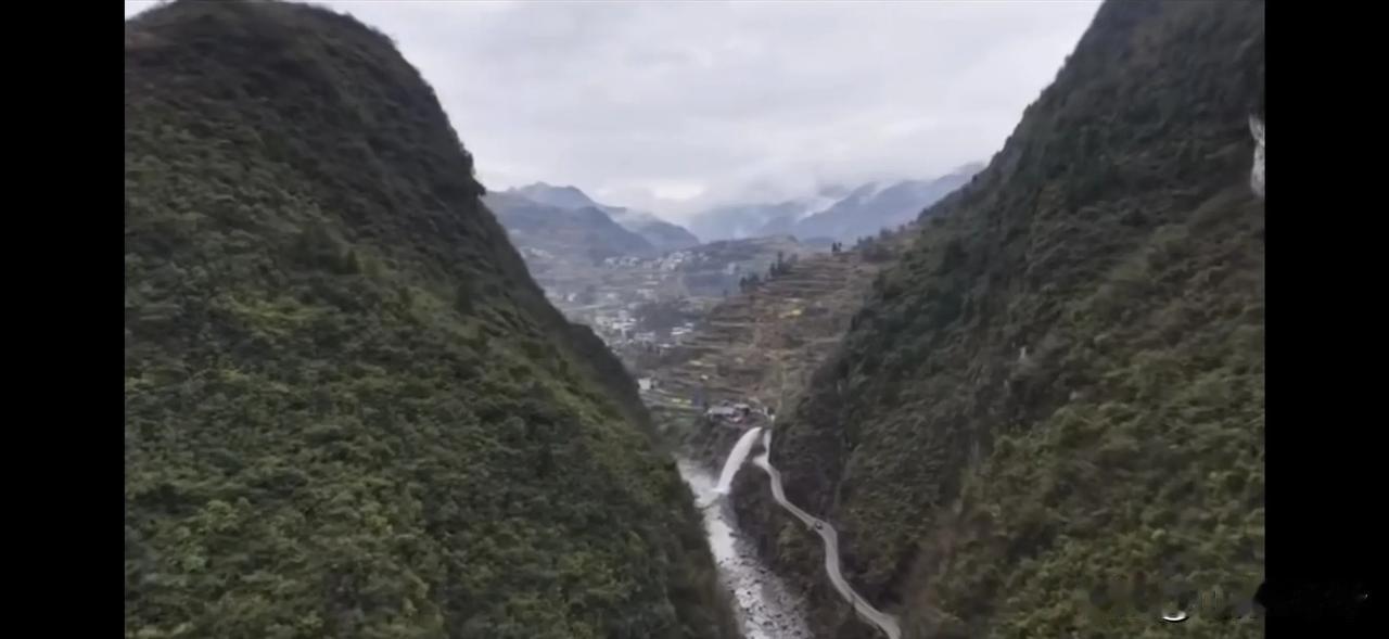 当荒野求生确定改为徒步之后，那群荒野大神们没慌，那些路过的荒野小白却都后悔了。