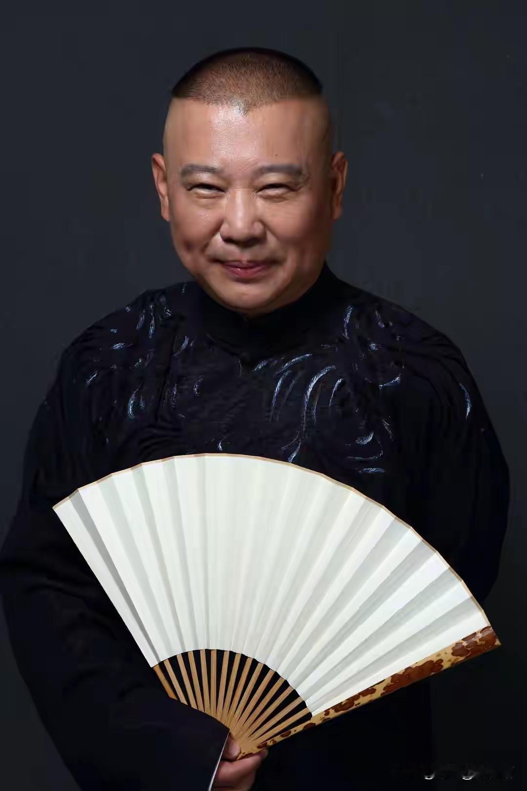 都说曹云金爱蹭郭德纲的流量，老是提过去的事，其实，郭德纲也喜欢蹭曹云金的流量，也