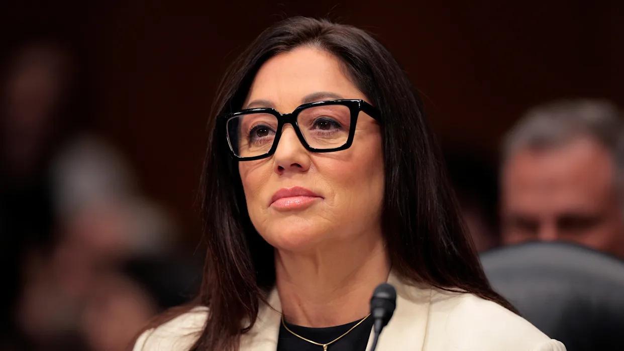 2025年4月18日深夜，俄勒冈州波特兰市郊区。

美国劳工部长洛丽·查韦斯-德