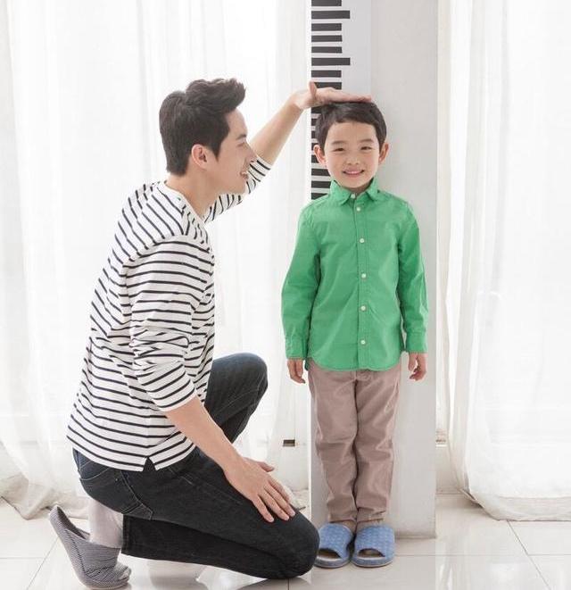 “孩子目前矮，是晚长，以后就长了”……这种心态有可能会害了孩子！
 
 
在门诊