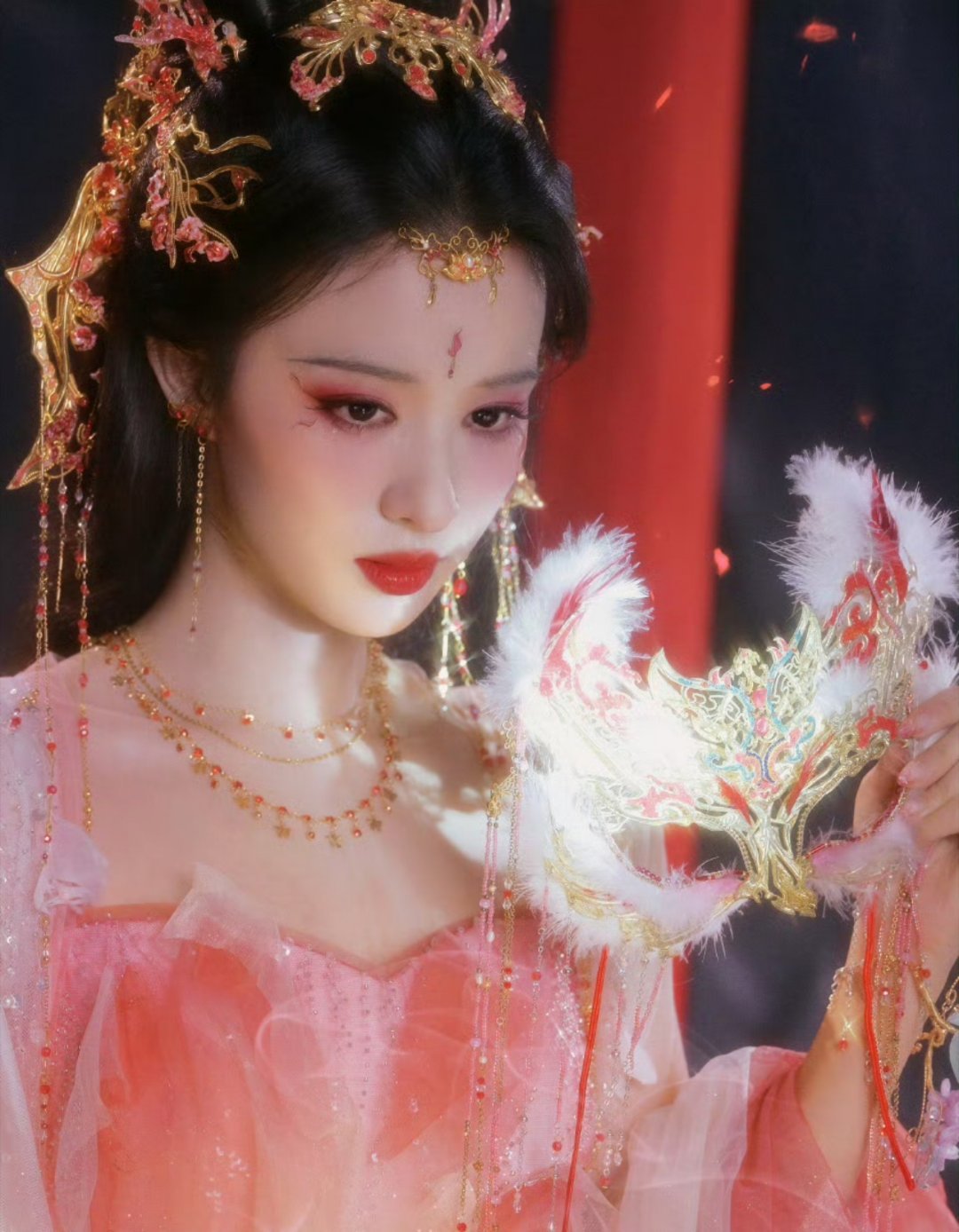 王楚然庾晚音太漂亮了！！成何体统太有意思了！能不能加更