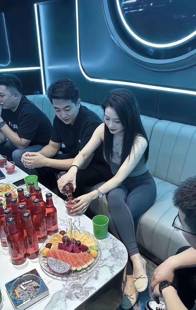 大家天天问“他俩是不是男女朋友”，其实娱乐圈很多CP都是营业。比如孟子义和李昀锐