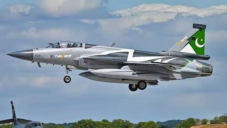 这个世界上要有大变局发生？印尼要40架枭龙战机，孟加拉国要48架枭龙战机，更炸裂