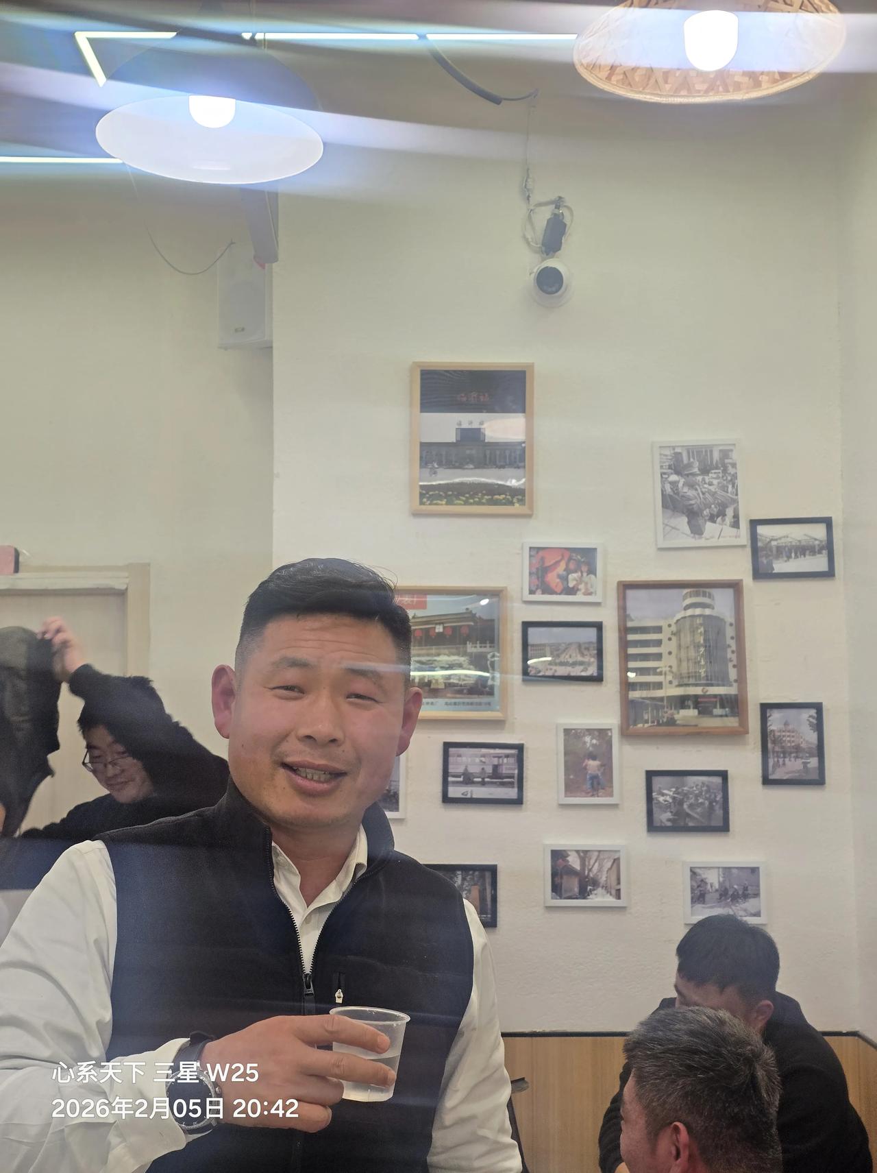 你还相信勤劳致富吗勤劳致富这一传统观念，在当今社会依然具有积极意义。勤劳是个人成