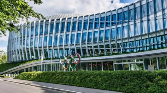 国际奥委会最终还是不得不向特朗普妥协了，国际奥委会26日发布公告：奥运会或国际奥