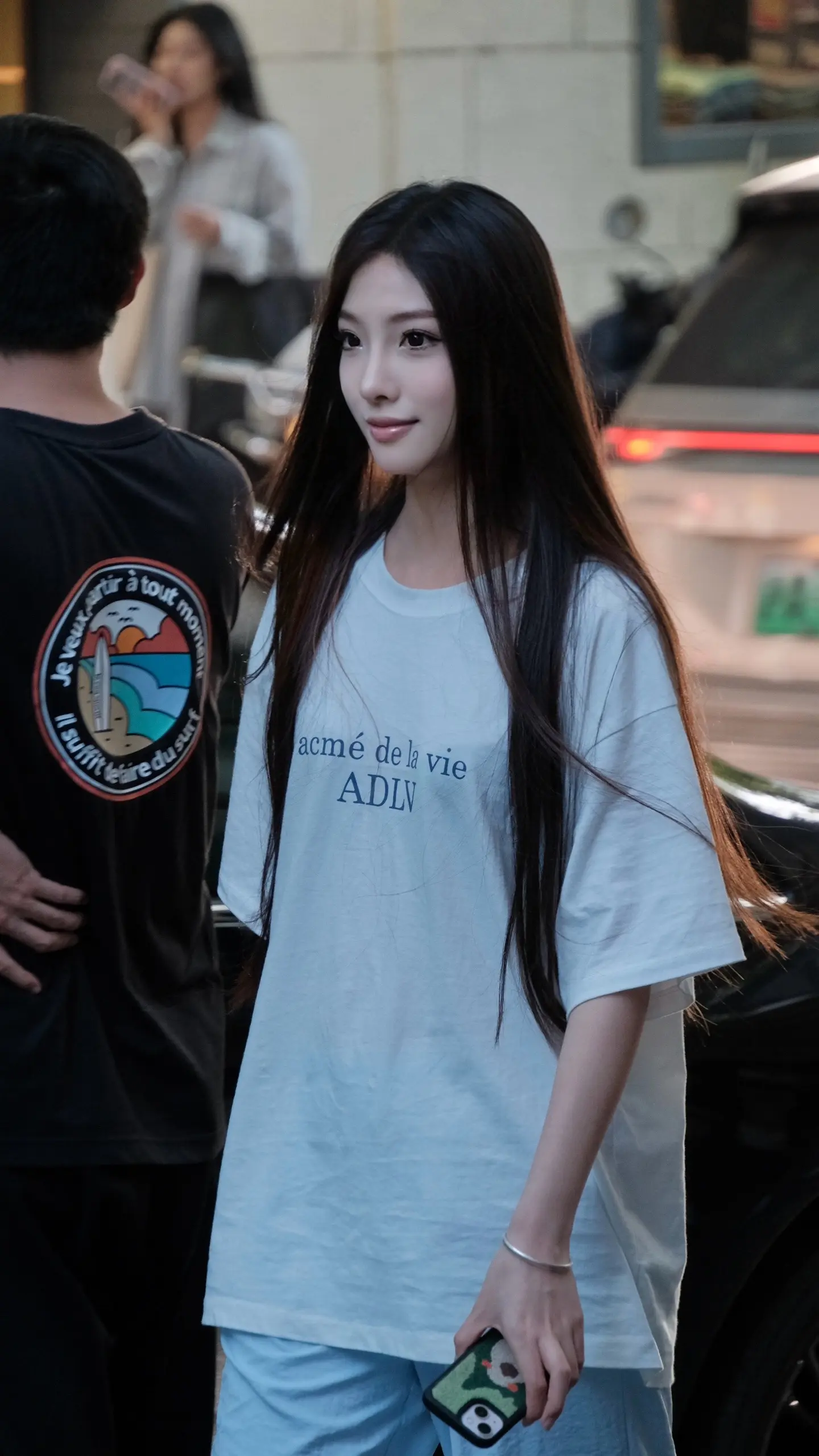 上海街拍。小姐姐们美的走路都带风…