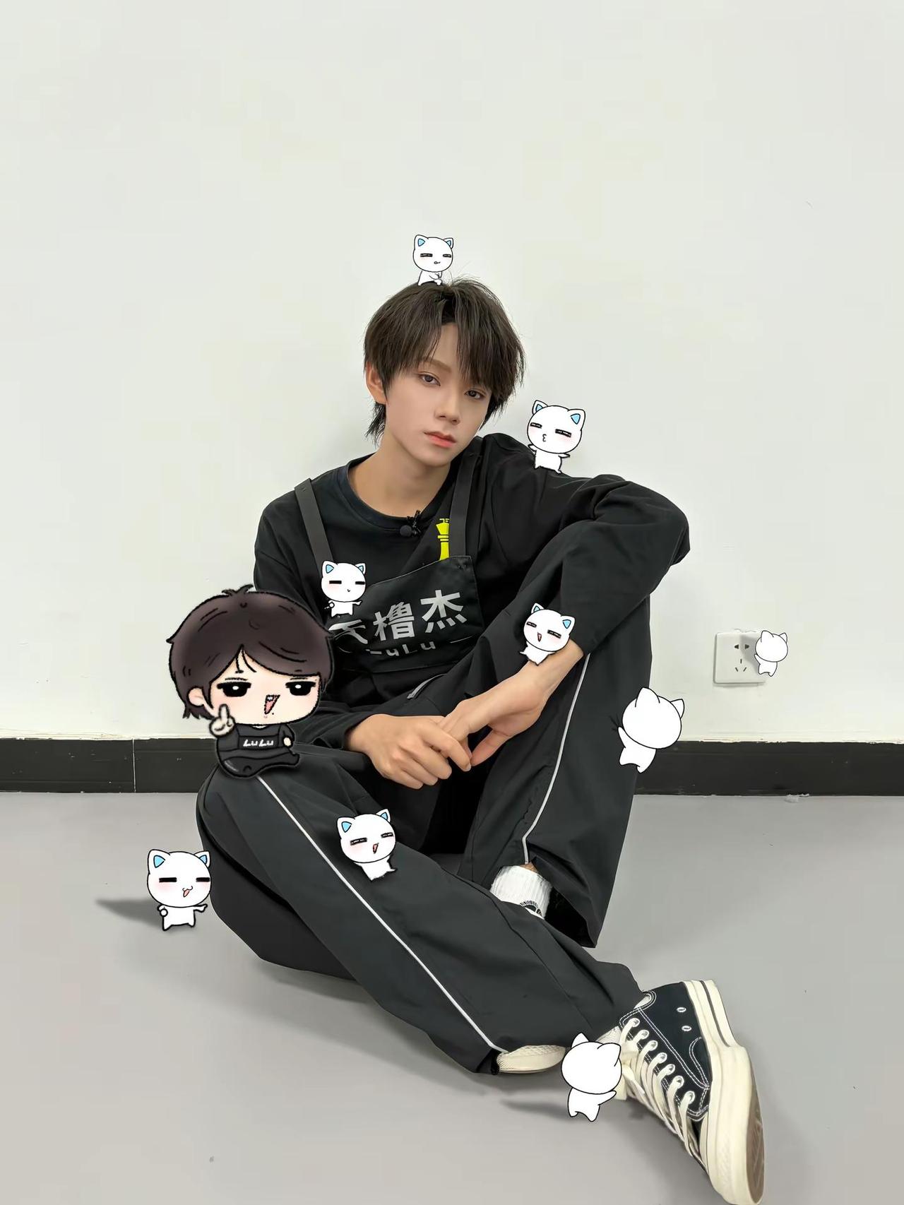 欧巴贴贴。王橹杰 王橹杰产出 迪丽热巴 情侣