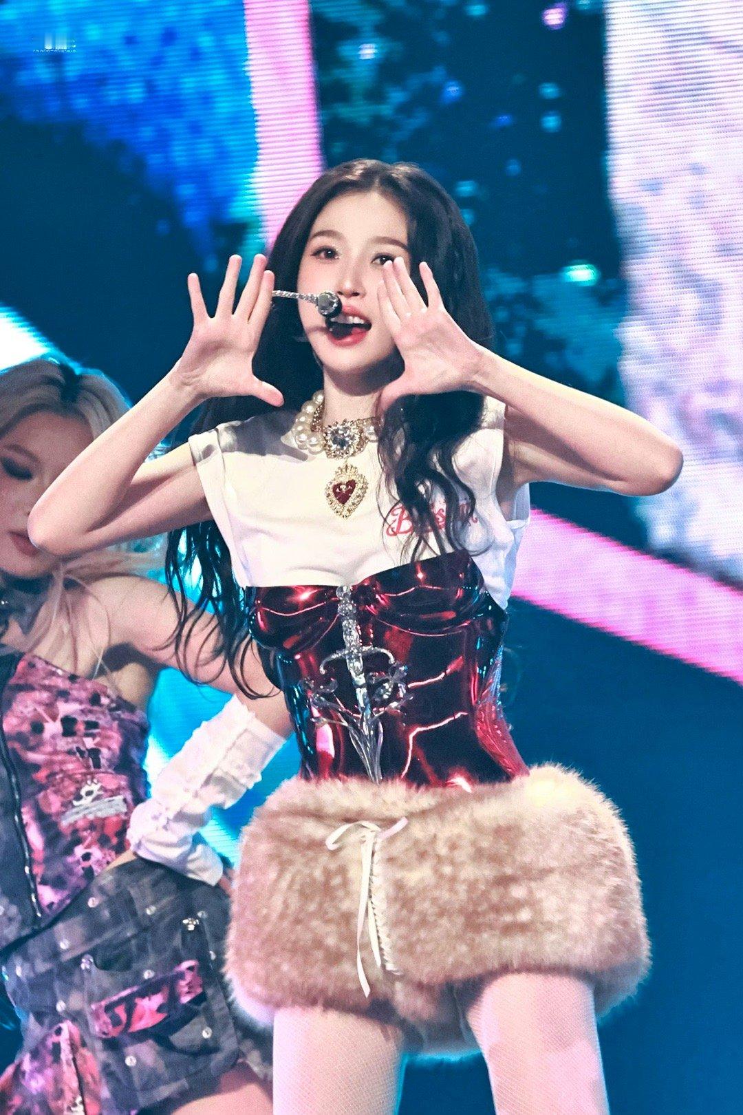 顺利结束！在线上一直流眼泪的一晚上大家快来预约《双轨》！我家满分女入股不亏！ 