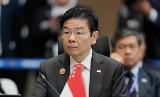 这两天，看到中国如此严厉制裁日本，当初还替日本讲话的新加坡总理黄循财可谓是瑟瑟发