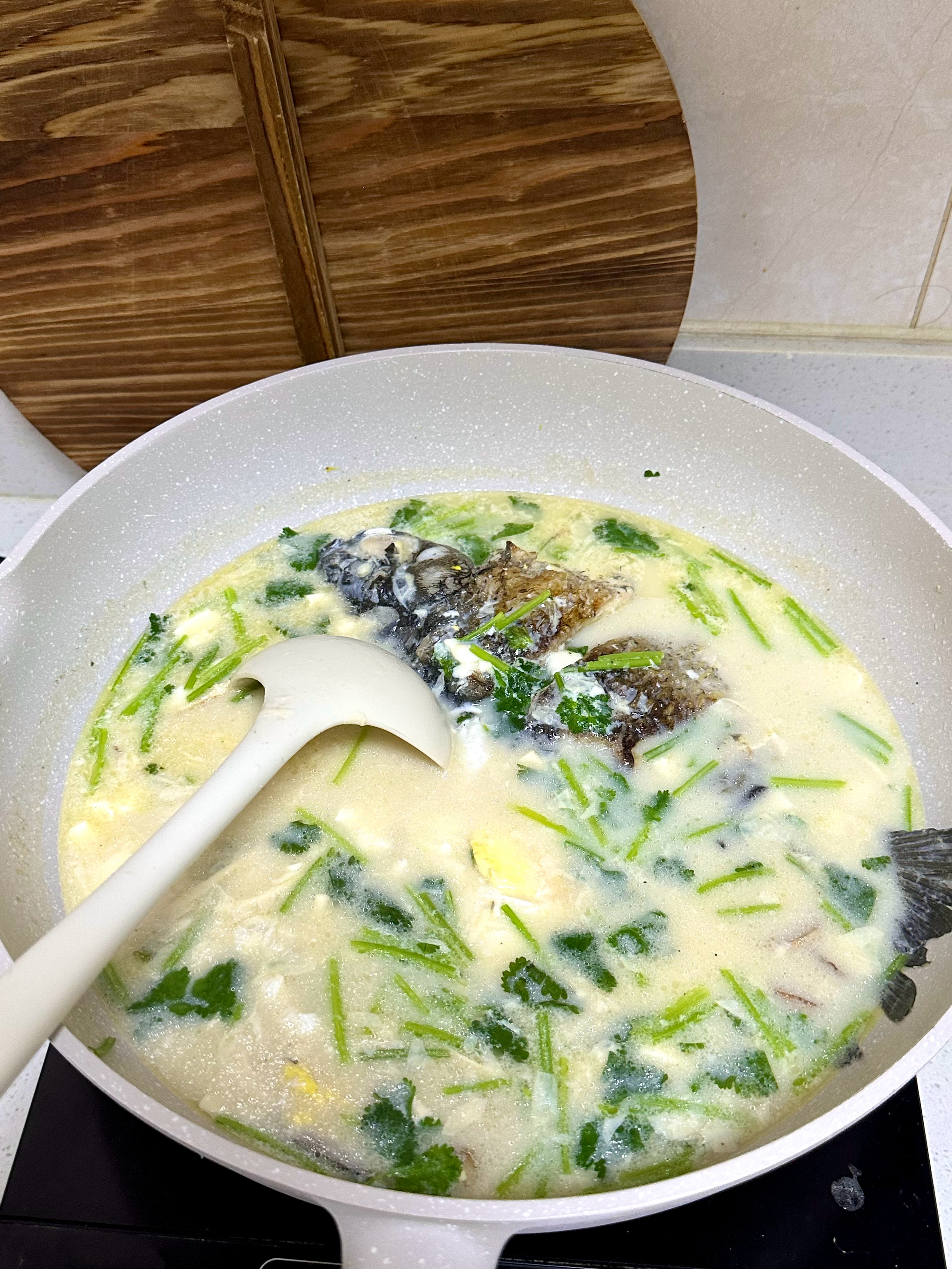美食  终于出门放风 来盒马喽家里寄的扁食 我想吃的煎粽子还有姐姐尝试做的烧饼包