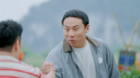 陈赫邓超表情包pk羽毛球让陈赫徐志胜当场结拜本以为只是平淡的互动猜词，结果陈赫全