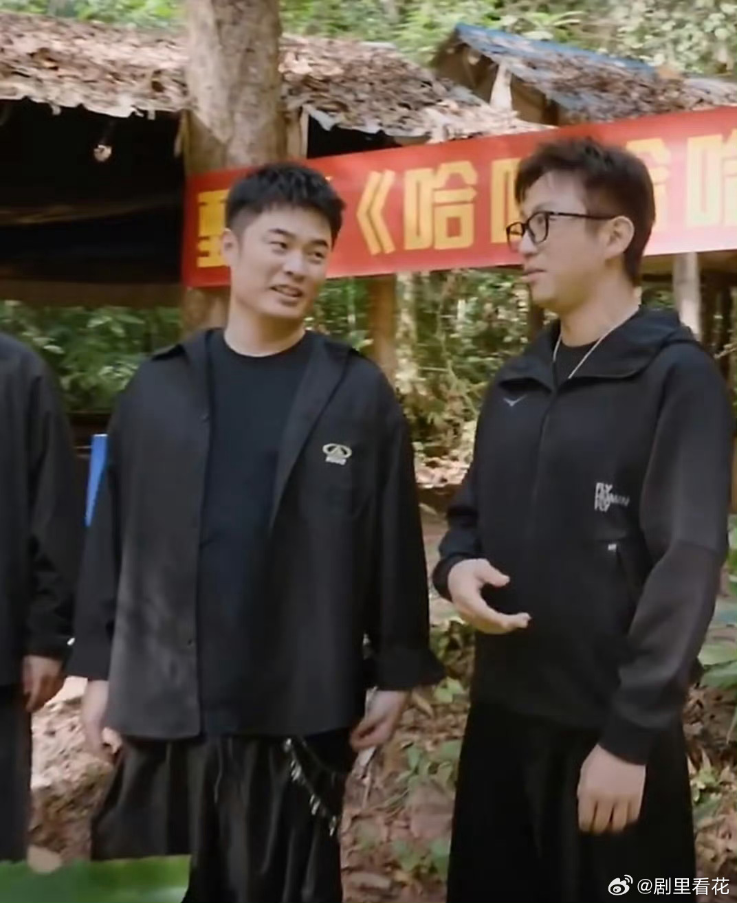 邓超陈赫扇脸又上新了 超哥音乐剧功底秀翻车！开口成蚊子嗓，赫哥一巴掌终结，相爱相