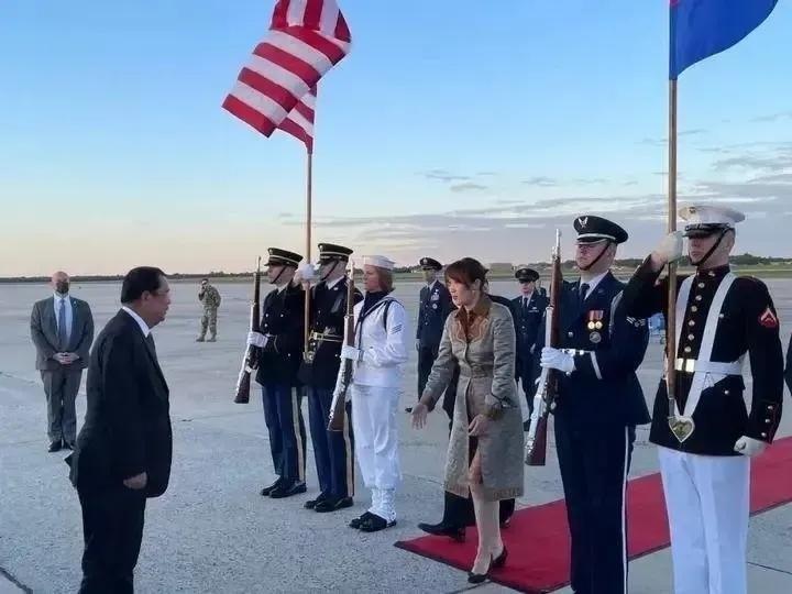 难怪美国对我们下死手，原来中国曾干了件连美英日都害怕的事情！
一根静静躺在海底的