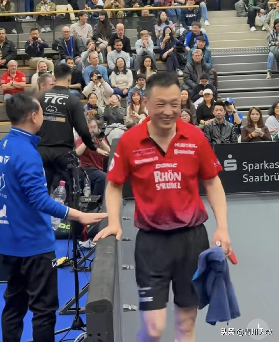 笑死我！福尔达主教练孟庆宇一看东哥打一单，料想球队要输了！
心想:
便宜别人还不