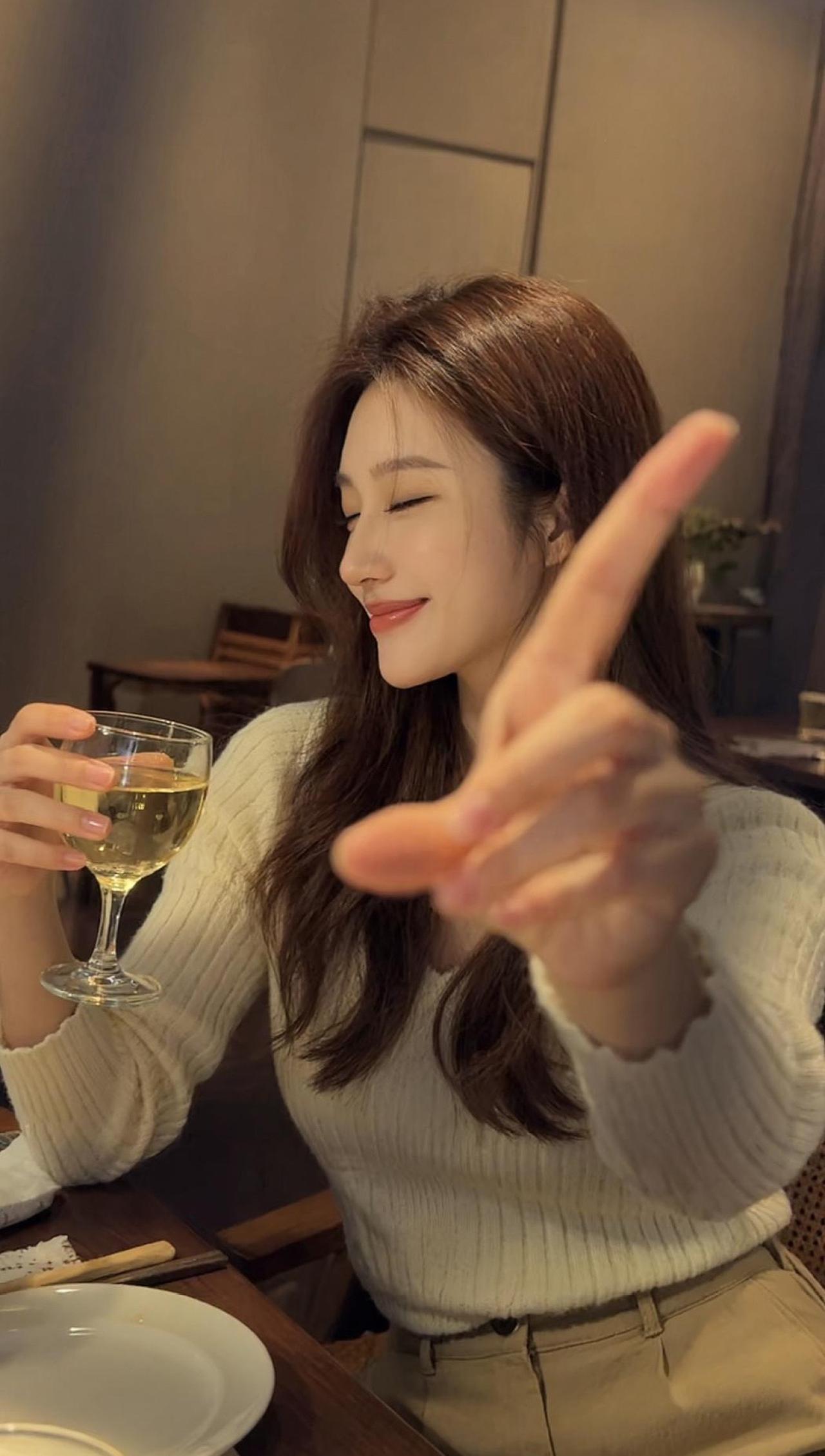 下班后小酌两杯，整个人都飘了，烦恼拜拜👋