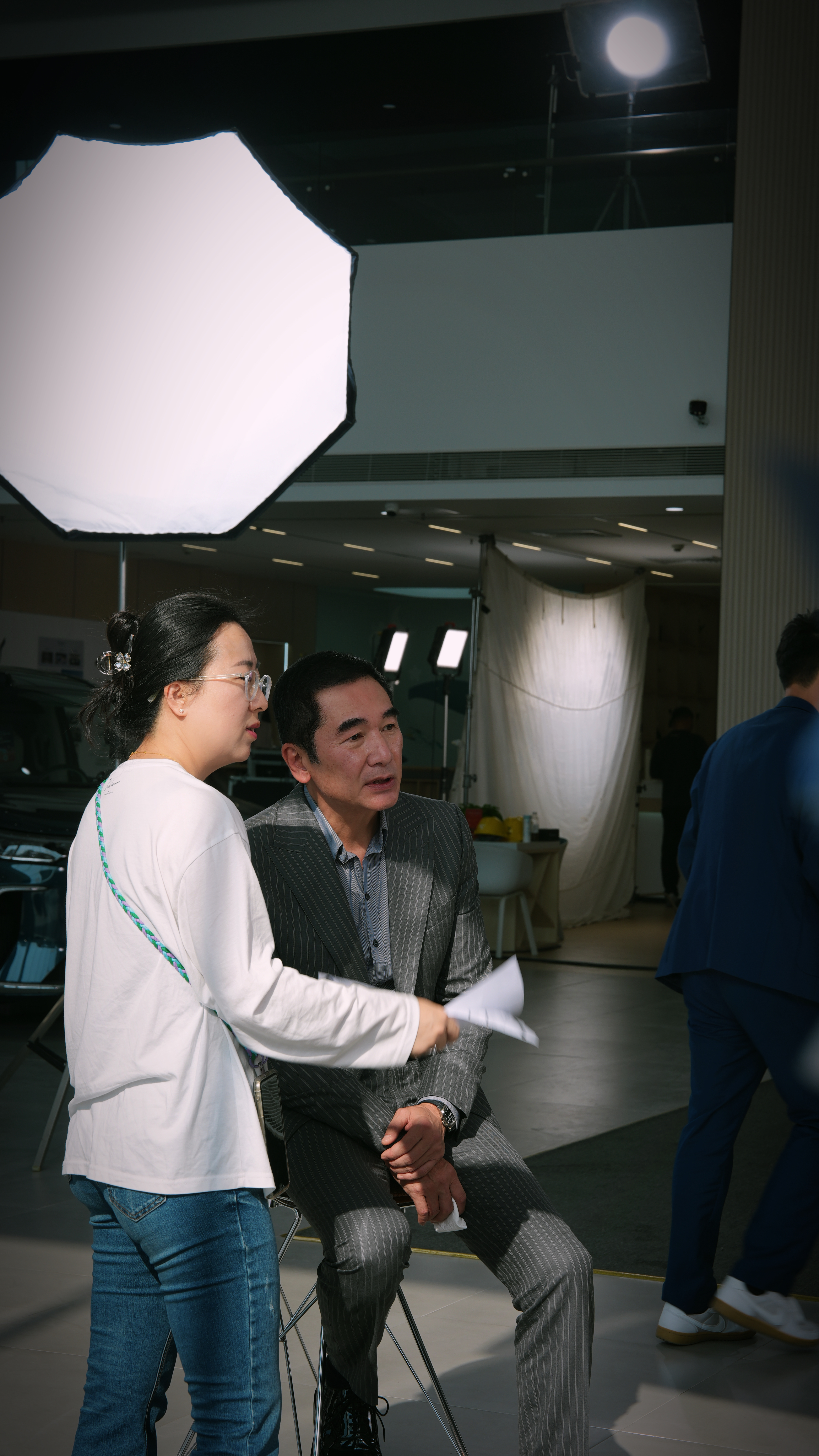 方中信下单了岚图泰山，刚好我现场当了一次场记，其中发生了个很有意思的小事儿，面对