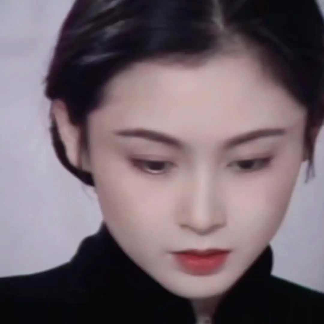 这张脸哭起来都是绝美的