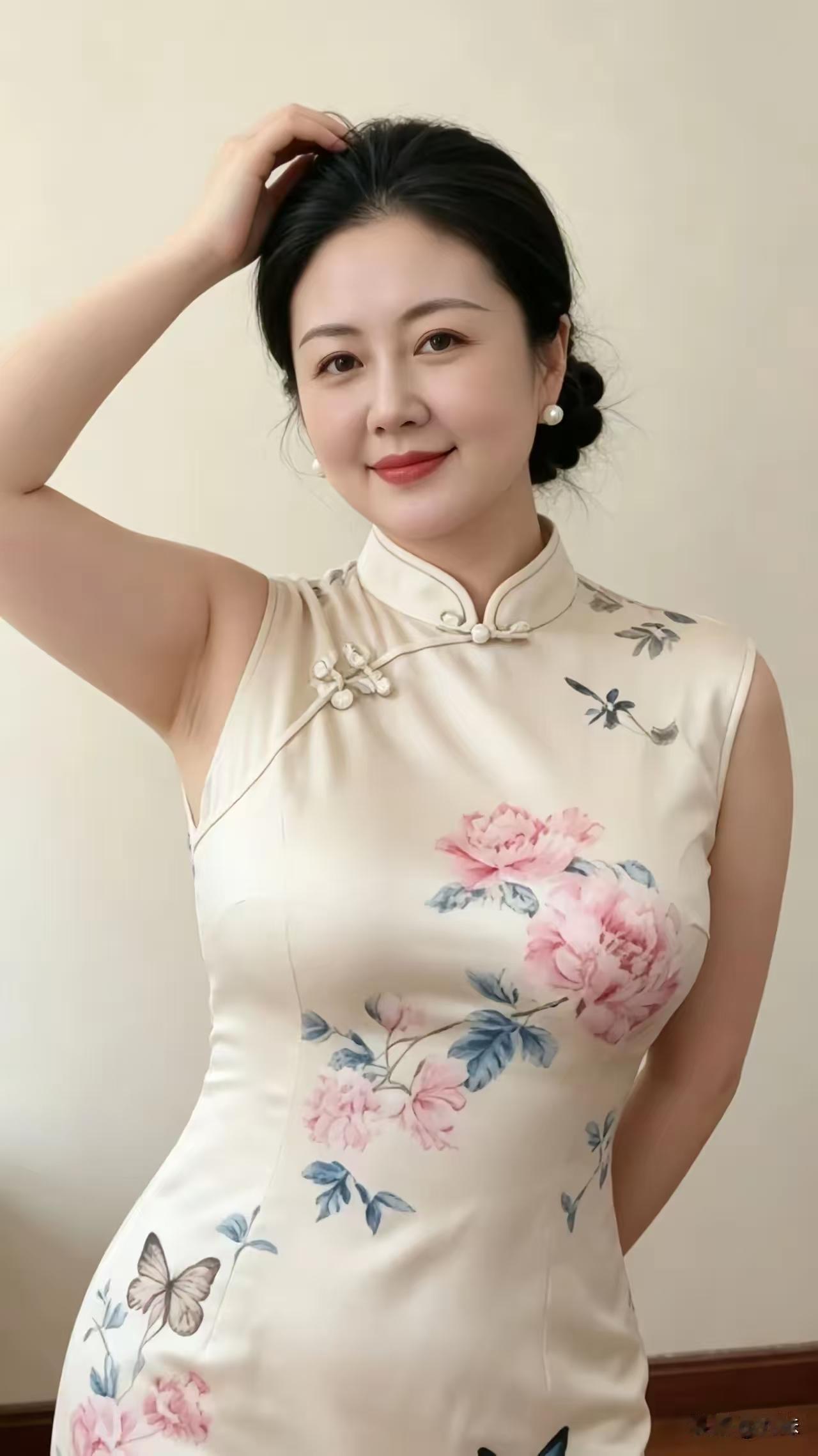 山坡羊·半生悟世
孤身无靠，
尘情皆照，
半生尝尽人间貌。
敛牢骚，断依托，
风