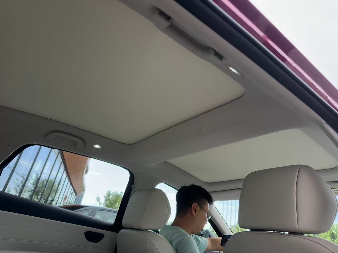 极狐阿尔法S3 几万块的车子，做到这样其实很不错了。极狐汽车极狐阿尔法s3