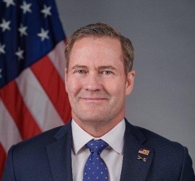 美国常驻联合国大使迈克·沃尔玆2月1日发文说：“特朗普总统态度明确：无底线资助联