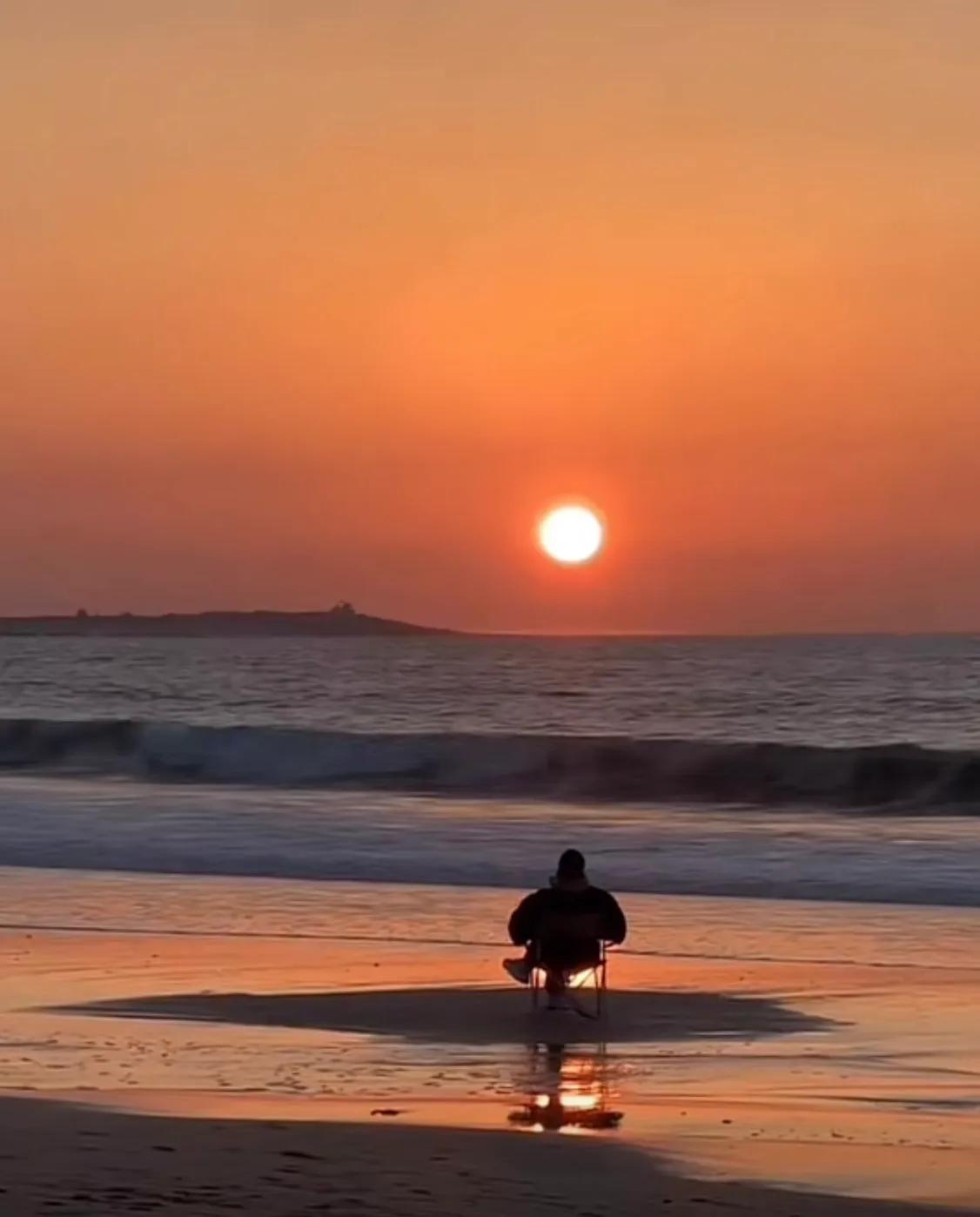 发现没有，只要跟人打交道，只要跟人在一起，就会有是非，就会有矛盾。所以，不要跟一