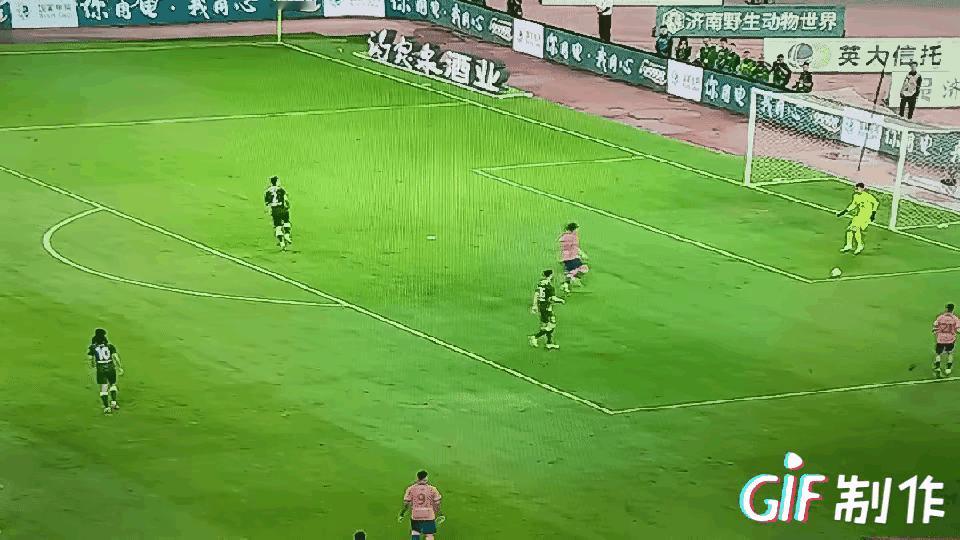 智商为0，球商-100！
到底是什么青训，培养出这样的球员！
