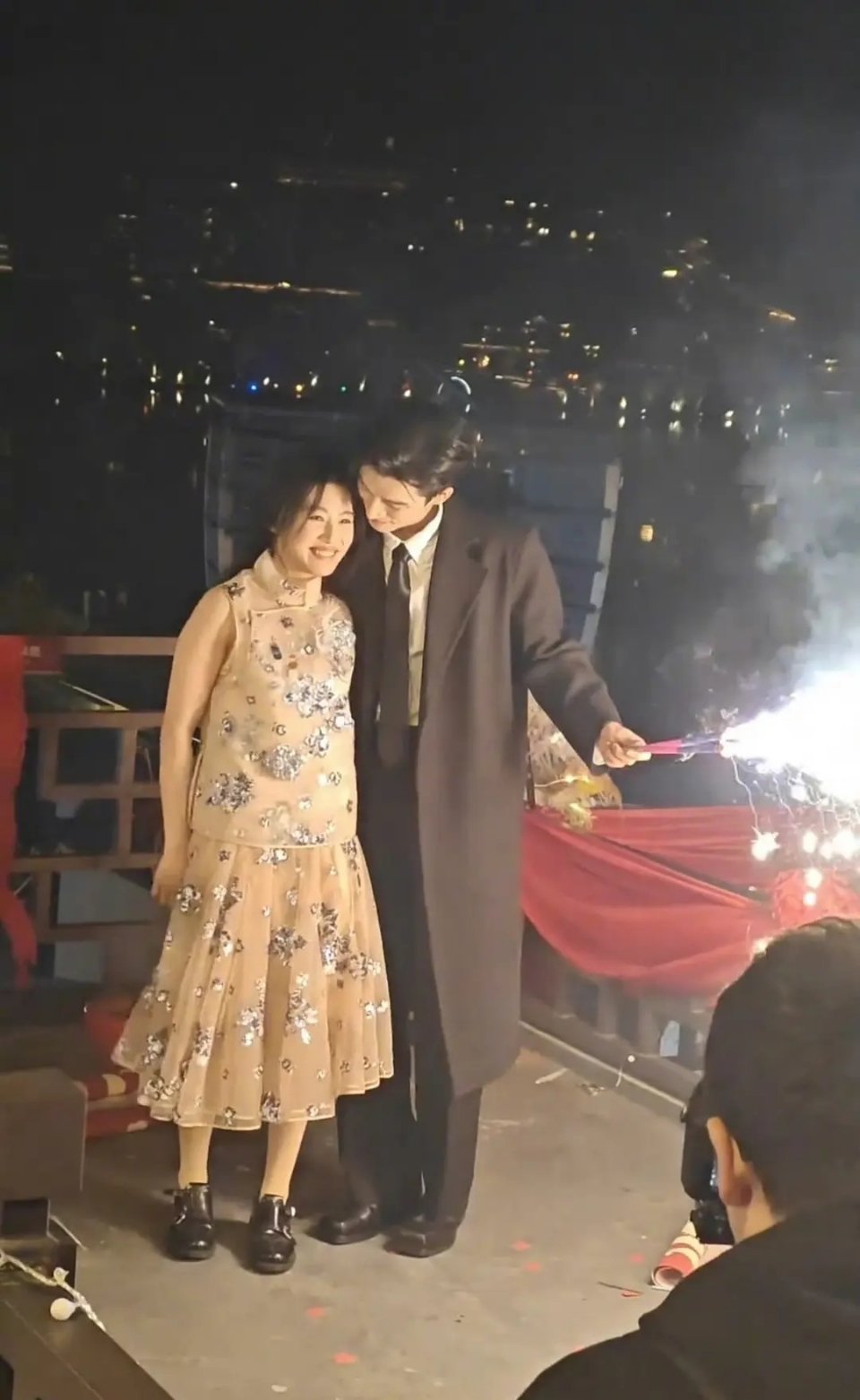这是卢昱晓吗 看着不太像啊