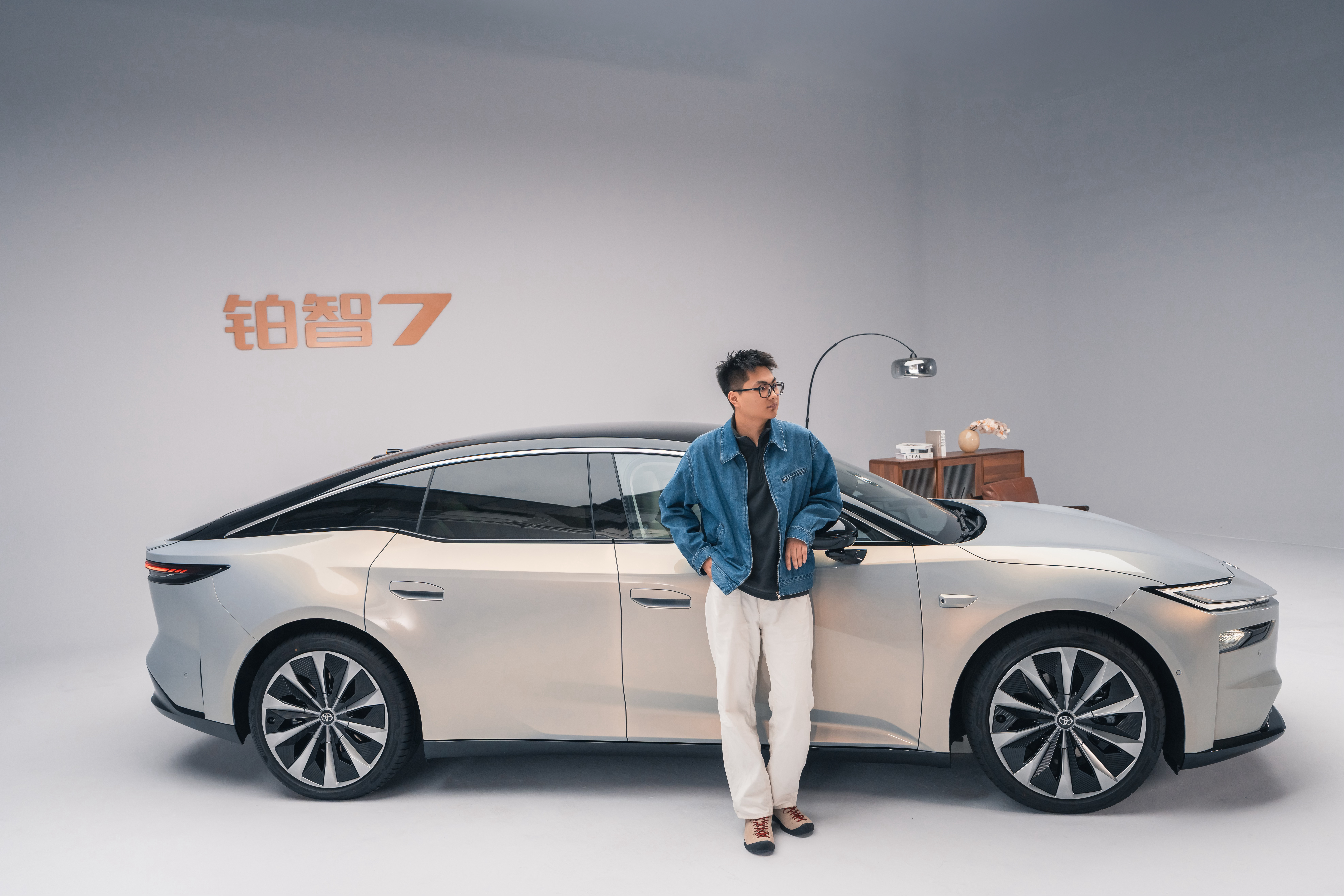 铂智 7 确实狠豪，当然不止 532 的尺寸，还有细节的里子！非常经典的丰田系造