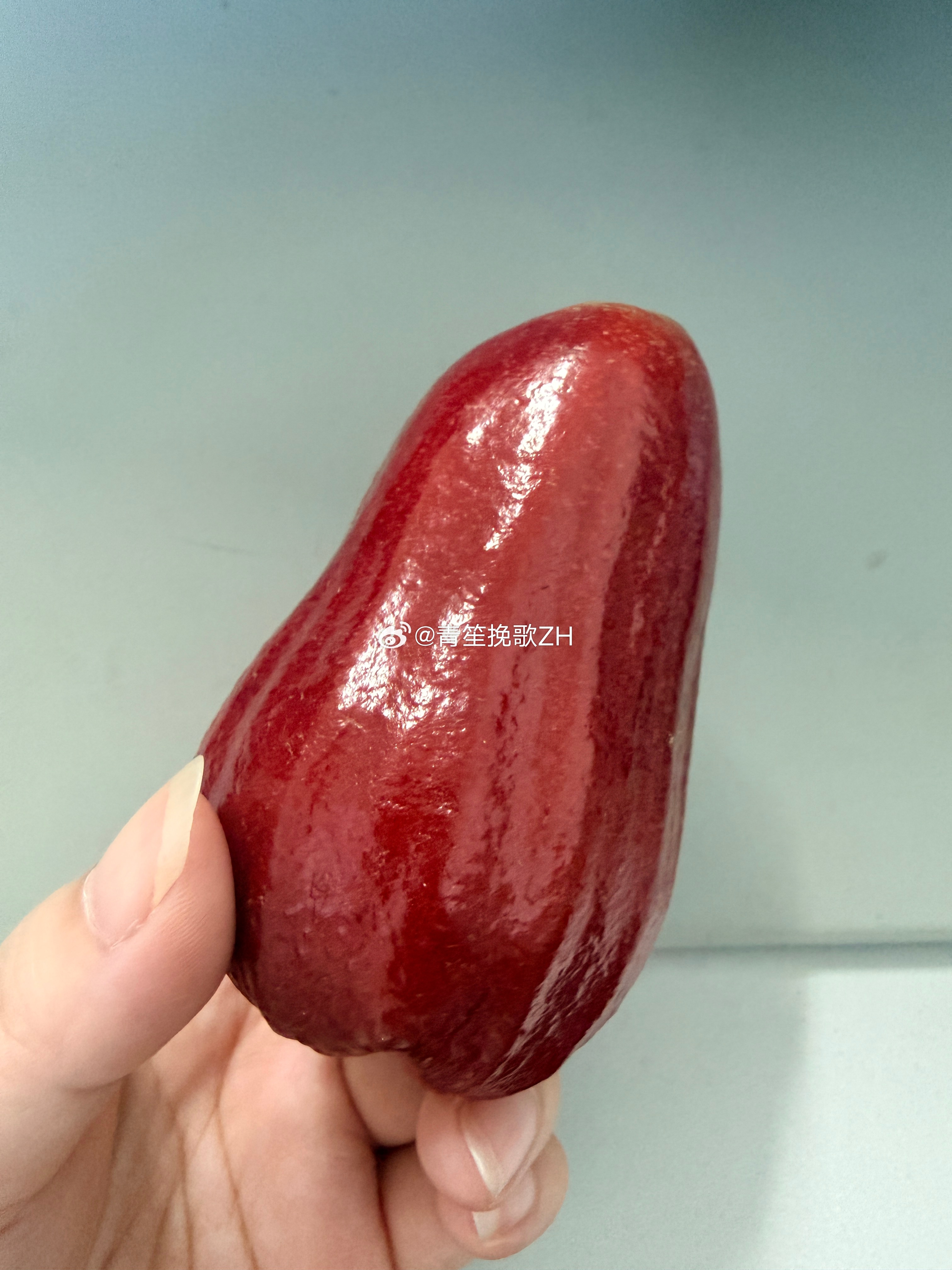 随手拍那个有着有趣灵魂的人说这个是没有灵魂的水果~ 