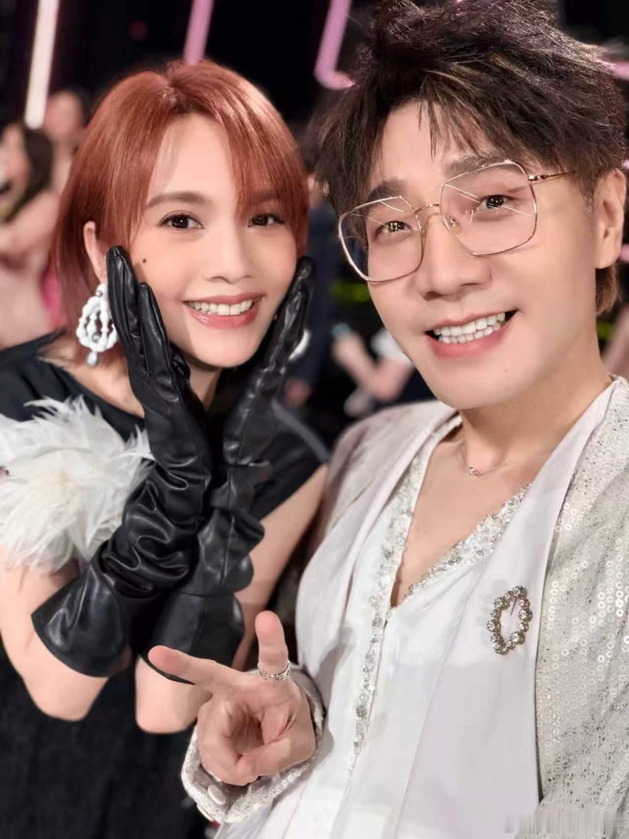 杨丞琳告别天赐的声音杨丞琳写下收官长文回顾天赐的声音全程旅途，放下外界赋予的种种