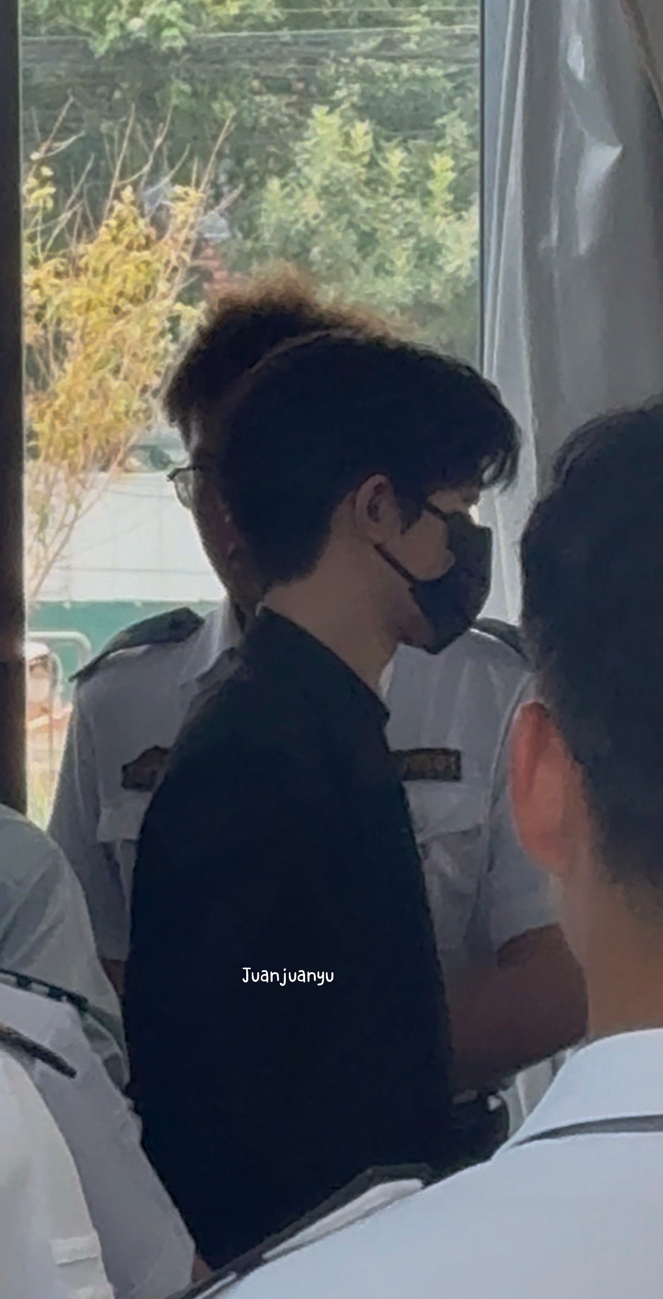 天呐 这个发型这个发型 这个圆圆的脑袋 这个侧脸 怎么那么完美啊啊啊啊啊第38届