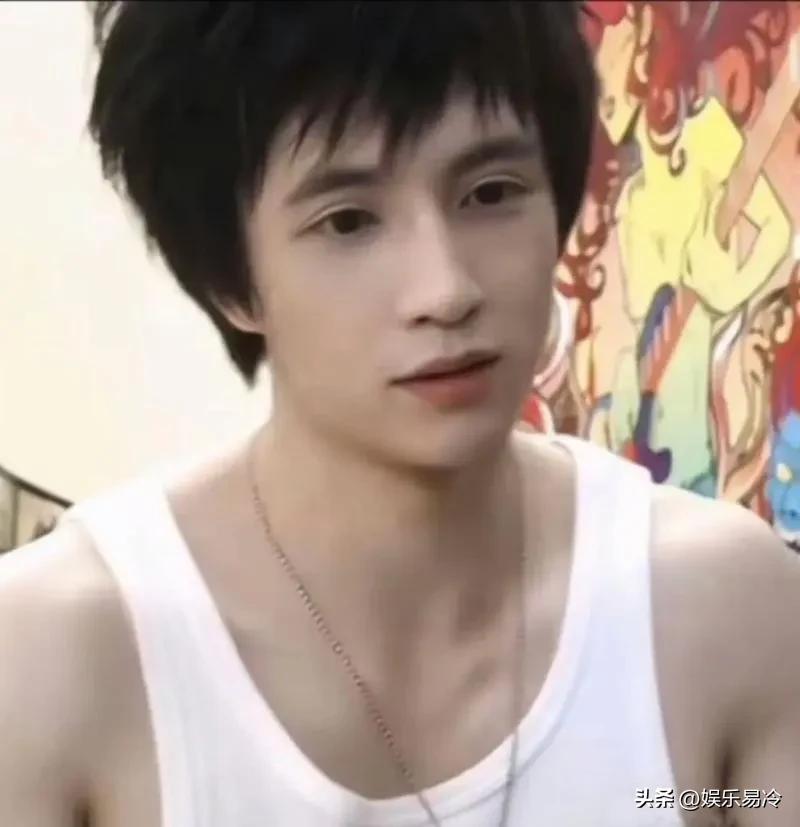 薛之谦之前上《吐槽大会》曾经说：我一没提前解约，二不偷不抢，三没找有钱女友发片，