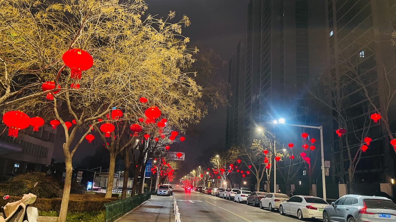 今年春节在郑州合家团圆，也没有想象中的冷。11月份去的腾冲，12月份去海南，1月