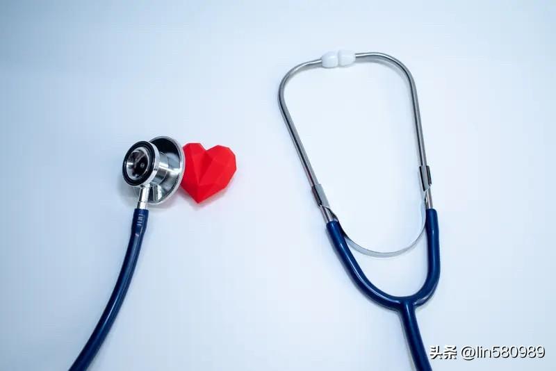 此刻我觉得人生最重要的事，是保持身心健康。身体是革命的本钱，没了健康，一切都是空