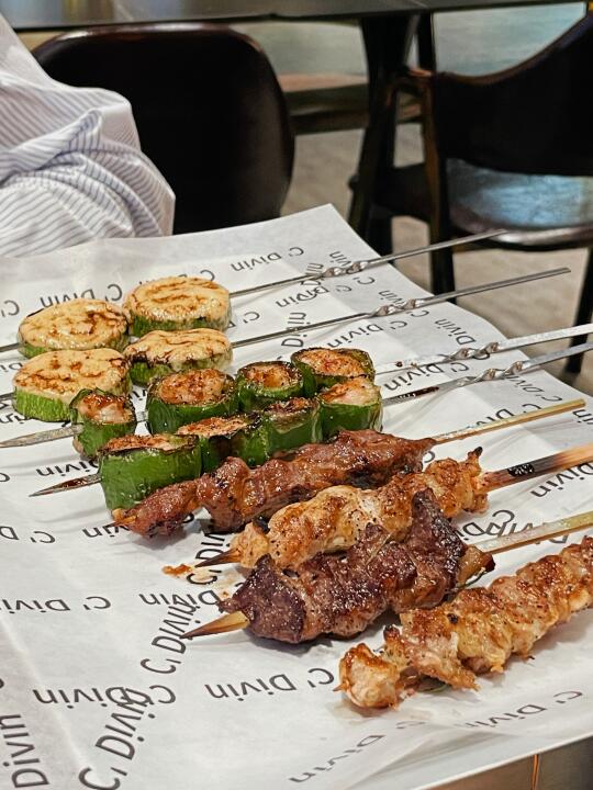 拒绝不了一点，好像集合了所有好吃的烧烤