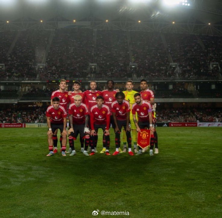 半场：中国🇨🇳香港 1-0 曼联。尽管派出了霍伊隆德、加纳乔、卡塞米罗和布鲁