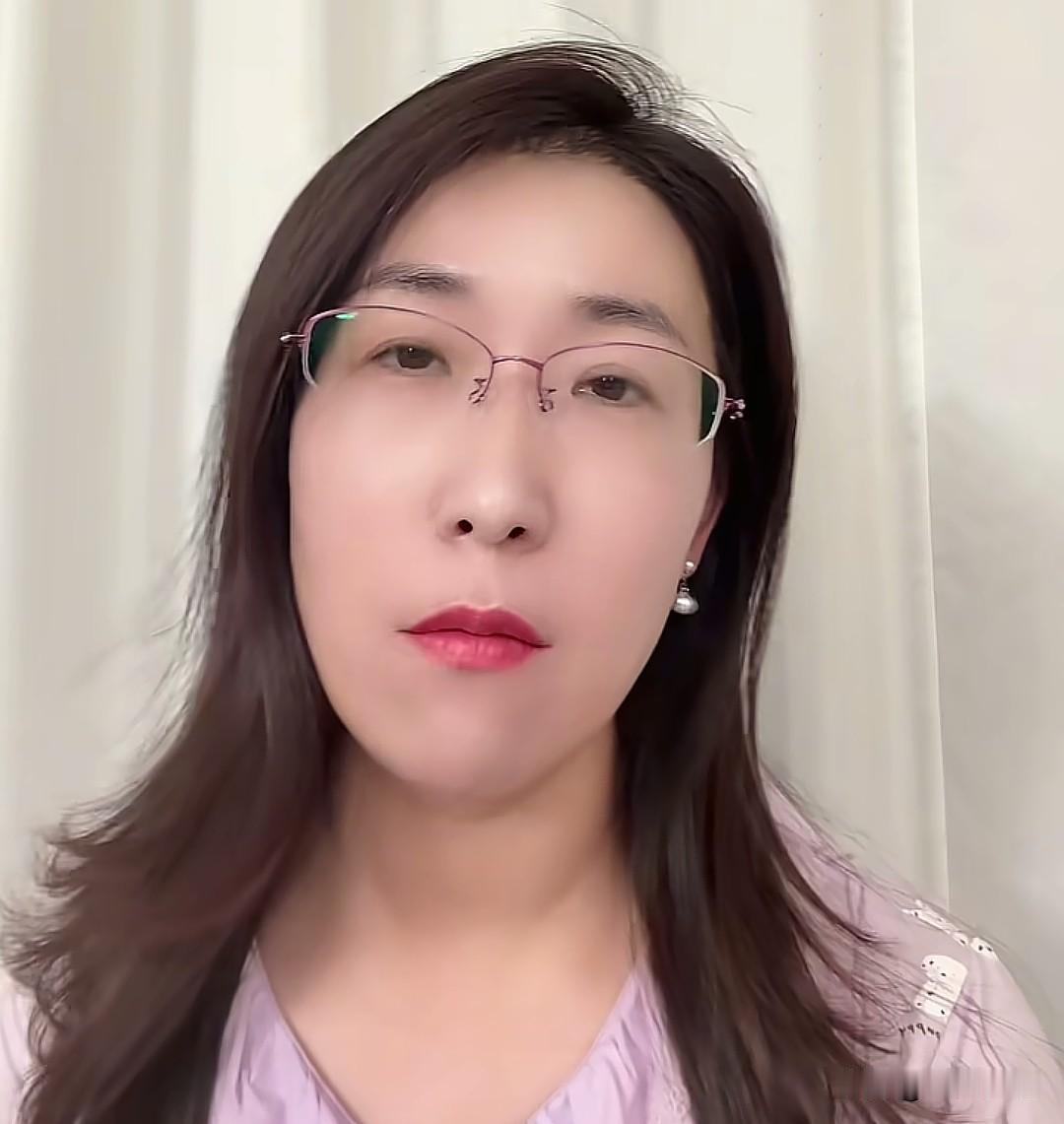 这两天打开抖音都是朱女士的事情。看到事情的来龙去脉，网友们都是非常生气。
   