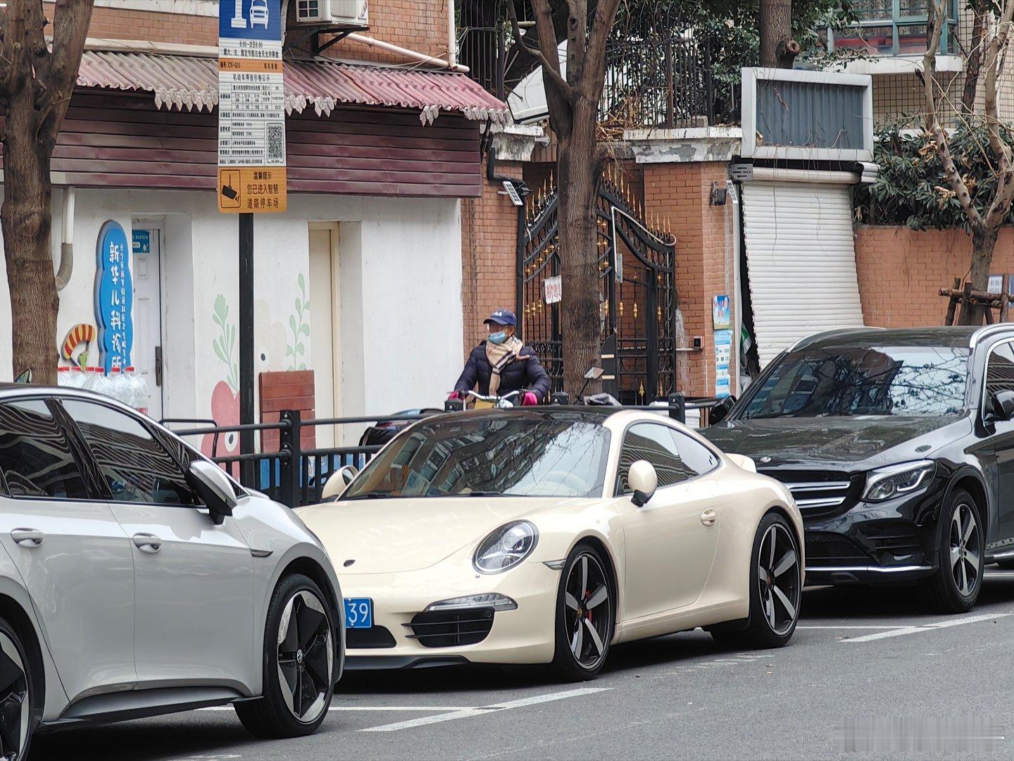 最近有趣随拍的一些车