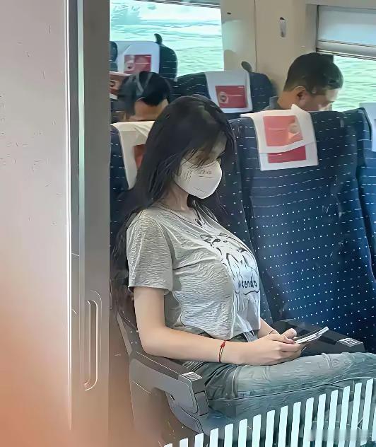 军师们，这种怎么追啊？给弟弟出个招! ​​​