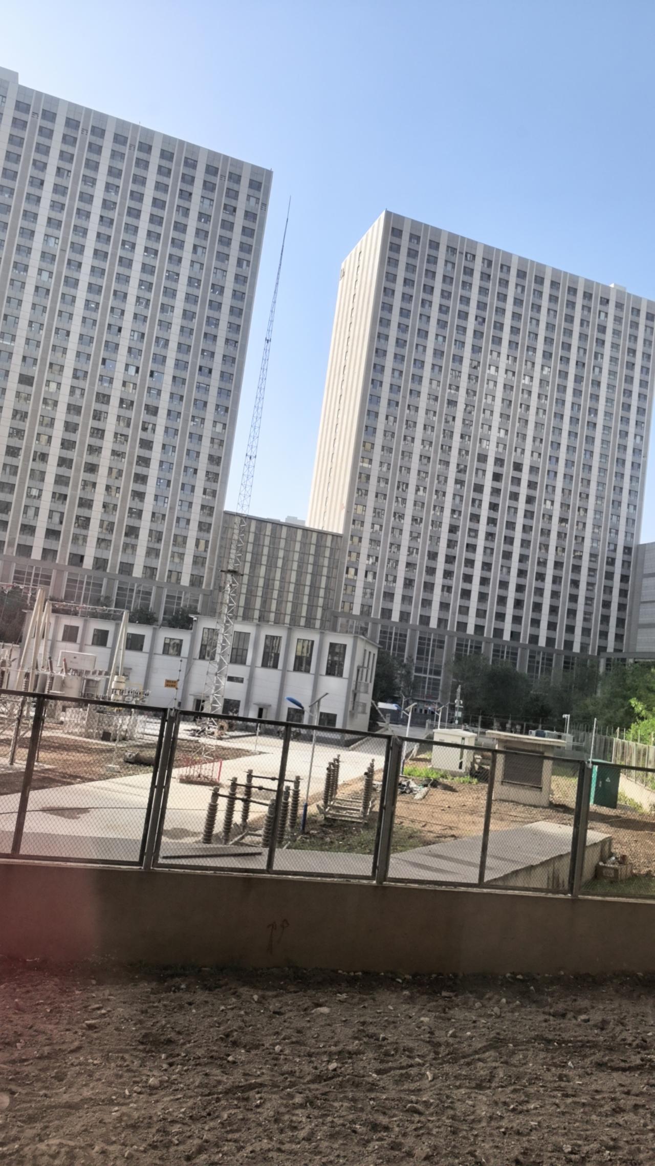 地下停车位还有人买吗？今天早上，一位在呼和浩特市赛罕区一个小区居住的中年人说，他