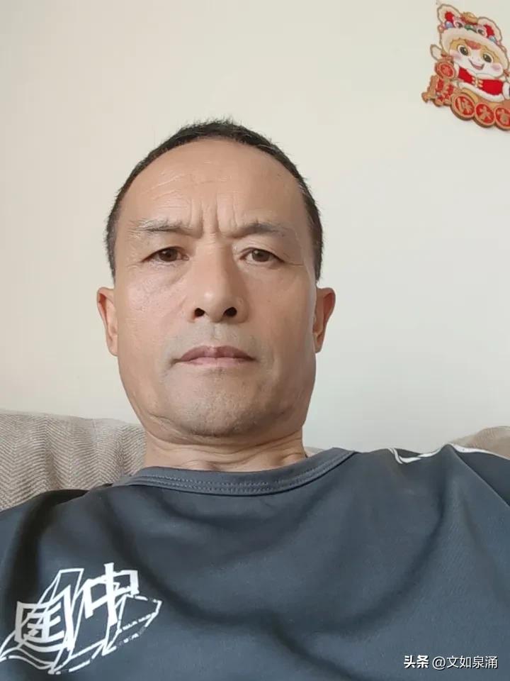 10点整，今天的第一次抗阻训练上午的任务完成，大概用时一小时，9点——10点，俯