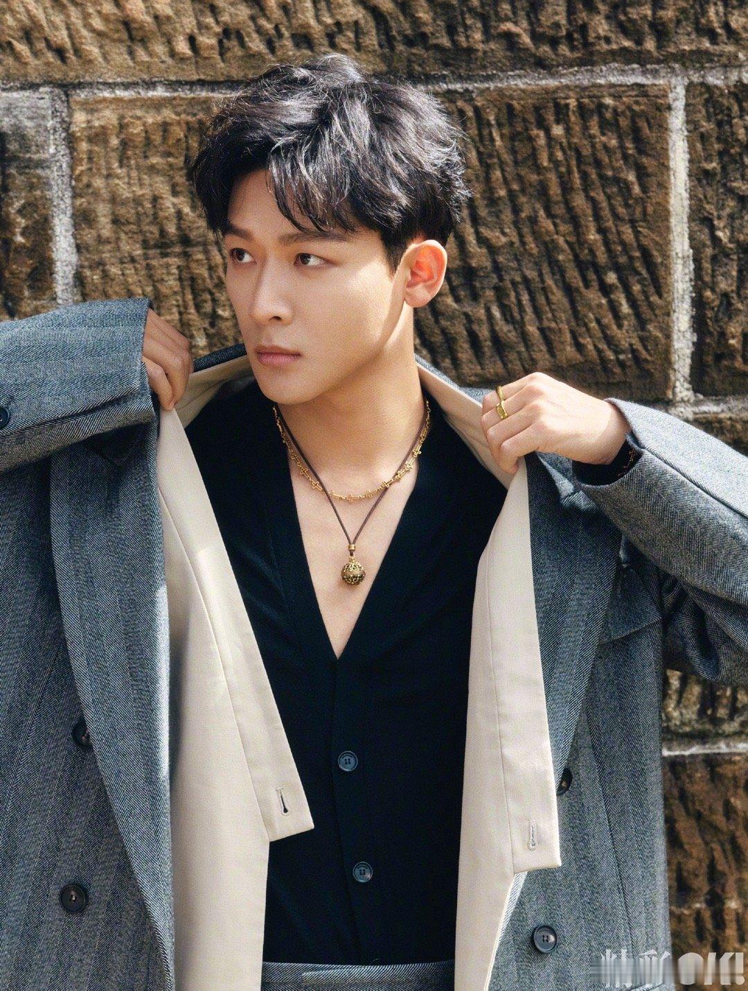 张晚意精彩OK开年刊封面张晚意真的是多少女孩的理想型 