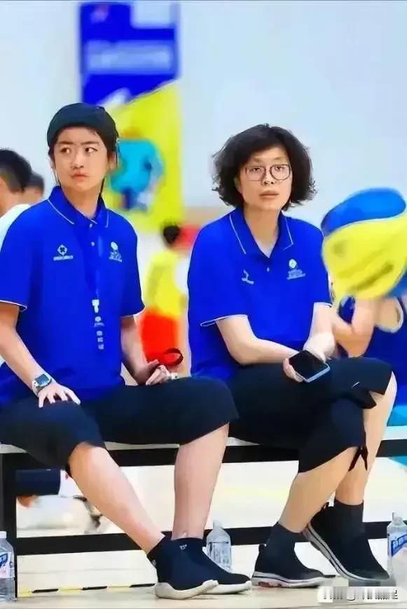 姚明女儿的国籍与身高！
姚沁蕾2010年5月22日出生于美国休斯敦，同年9月，姚